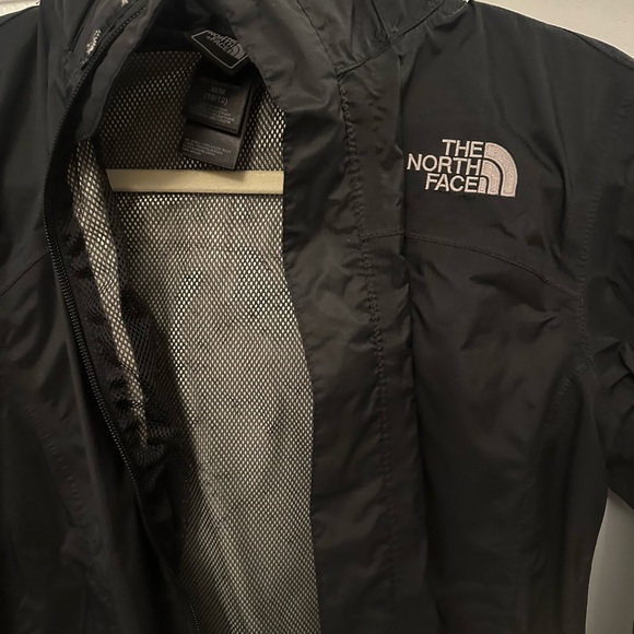 THE NORTHFACE Black Rain Jacket Size Medium 10/12 - Picture 5 of 6